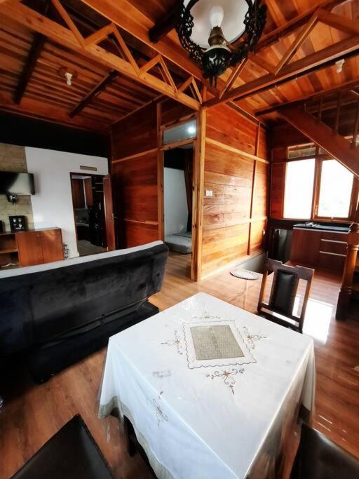 Villa As-Salam, Kadungora, Garut Exterior photo